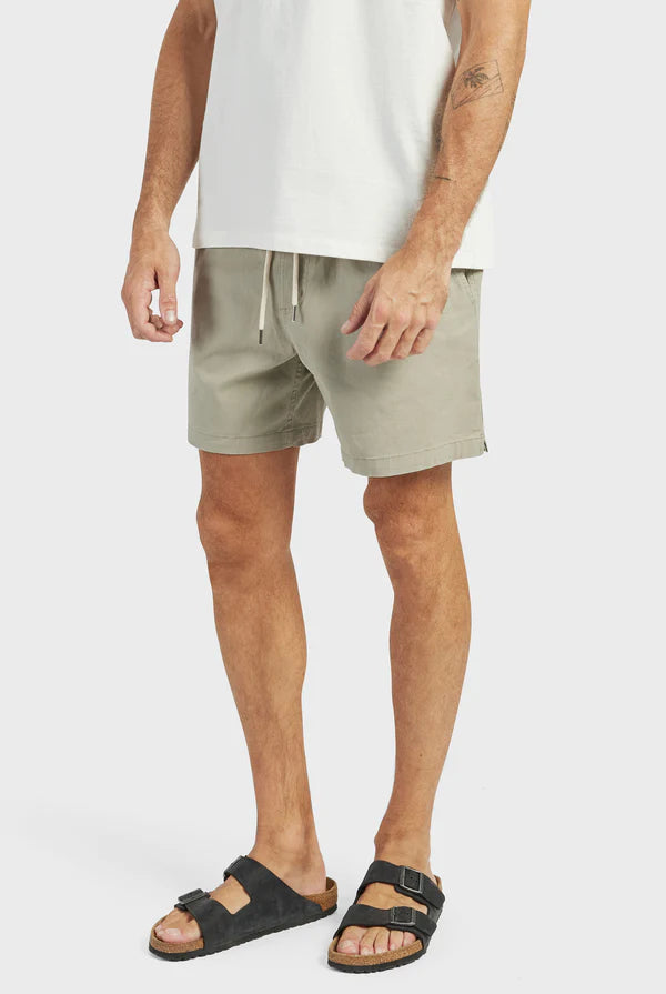 VOLLEY SHORT DUSTY OLIVE